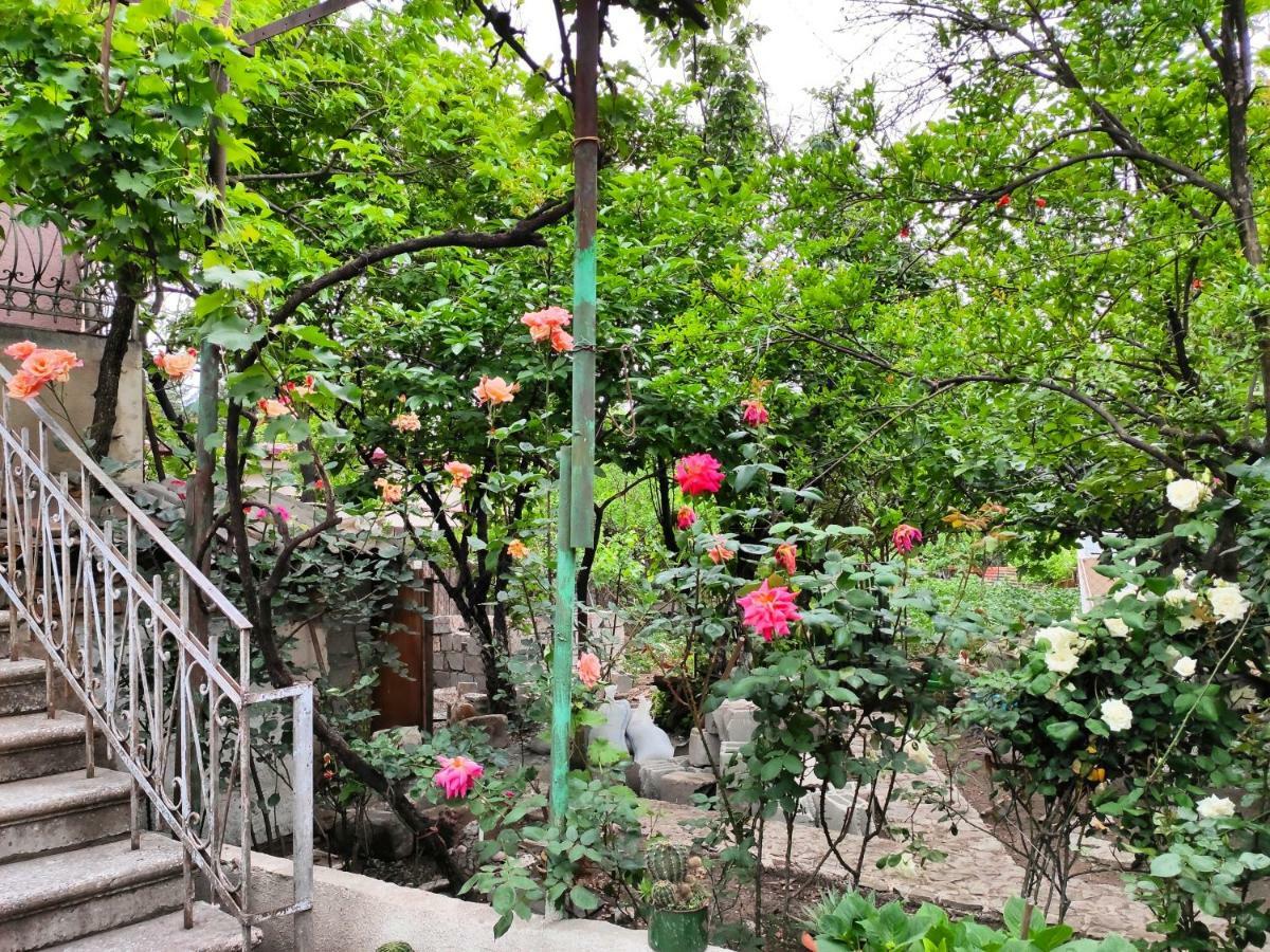 Guesthouse Ttt Tbilisi Exterior foto